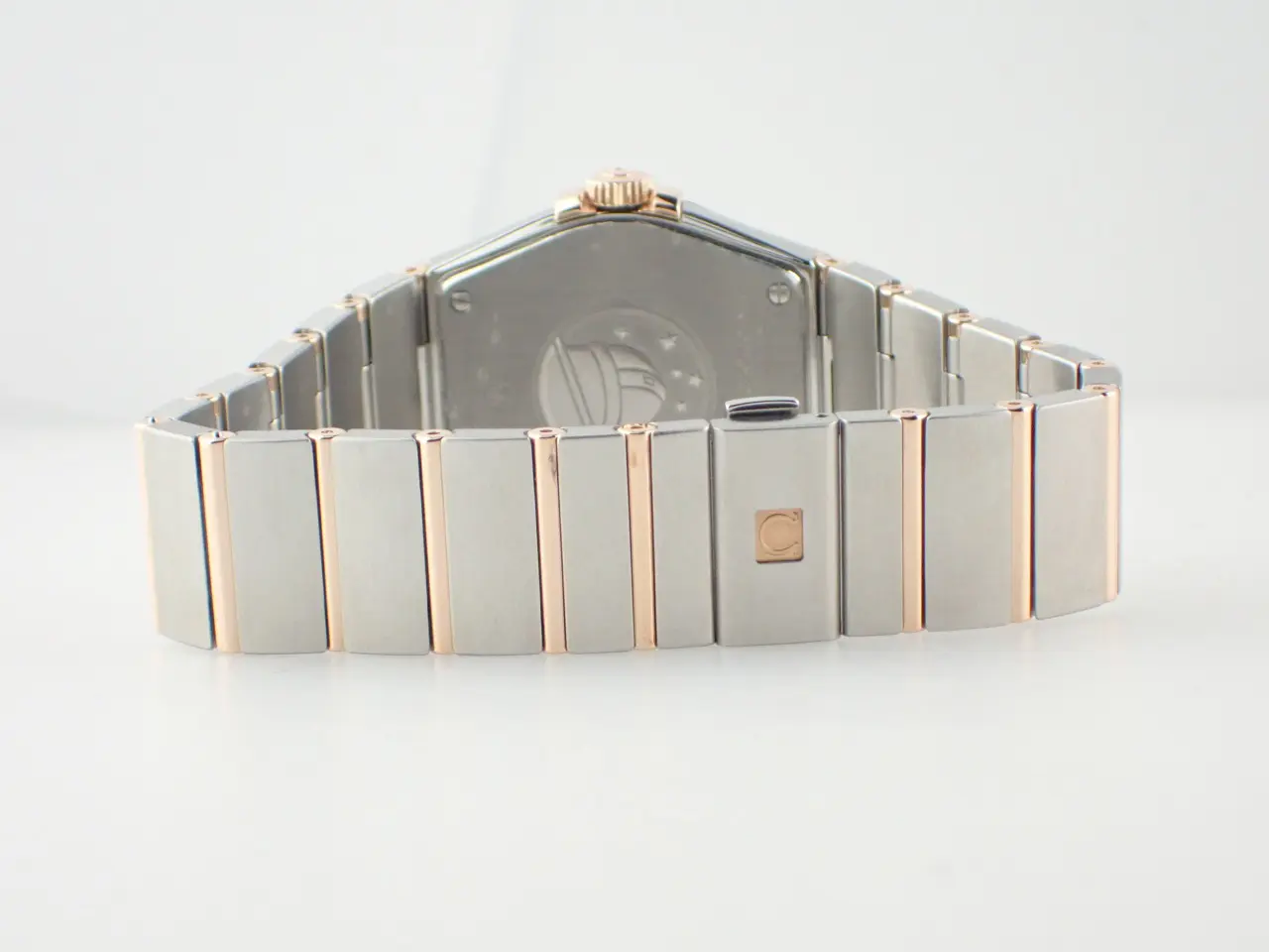 1220120119-63a1257f8f754