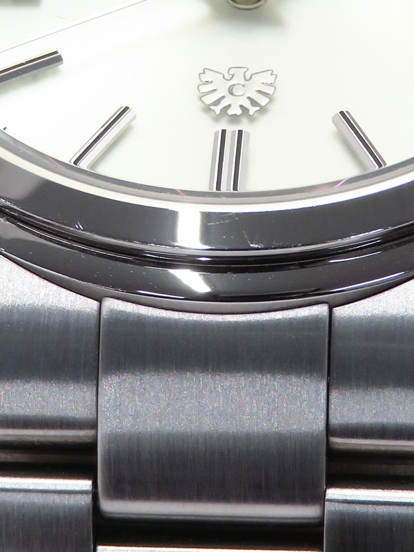 2323021610019-7-jpeg