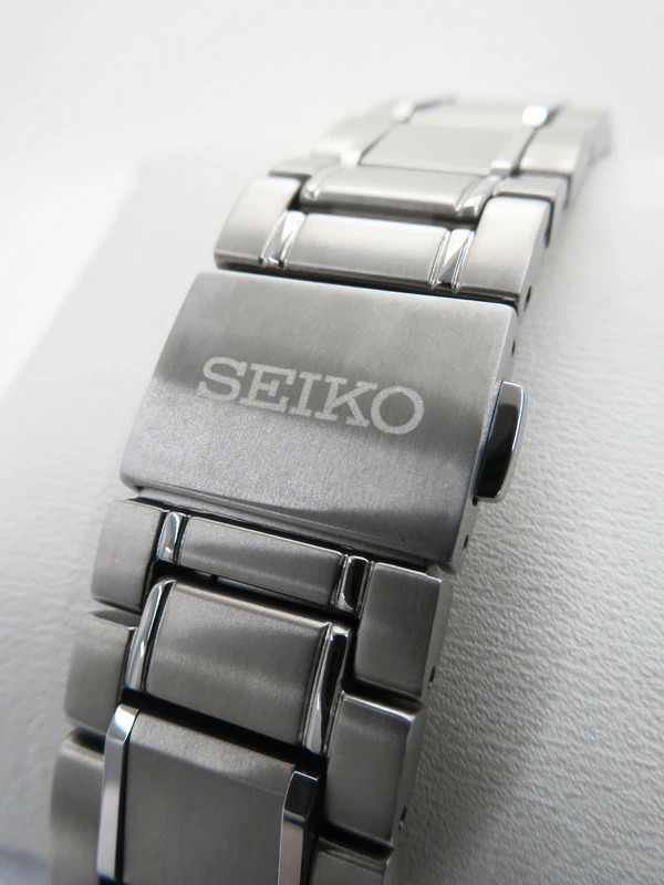 2350005670011-8-11zon