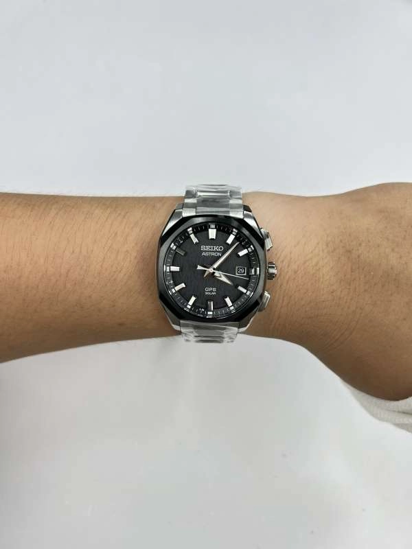 Seiko Astron SBXD007 Size 39 mm M s 4074