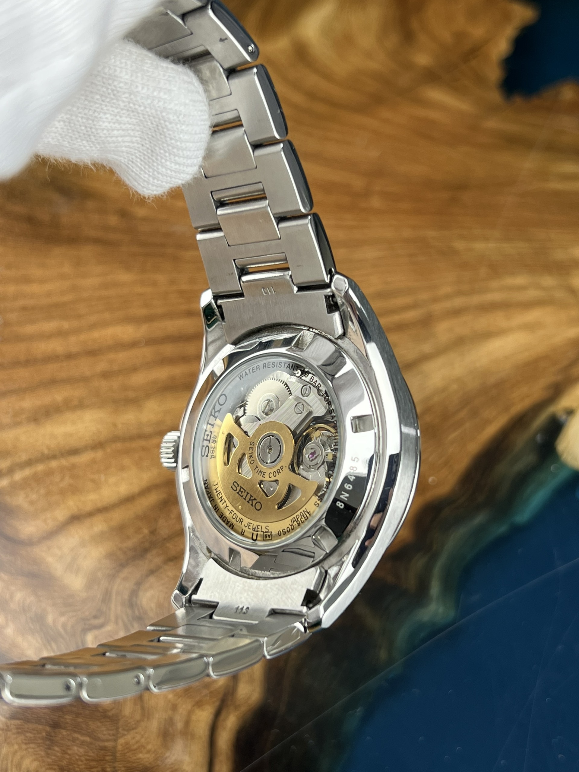 4-1cd8849d-86c1-4dcd-862c-ad46529803d4-3b68b6be-8136-46d6-a17f-2da4979420c5