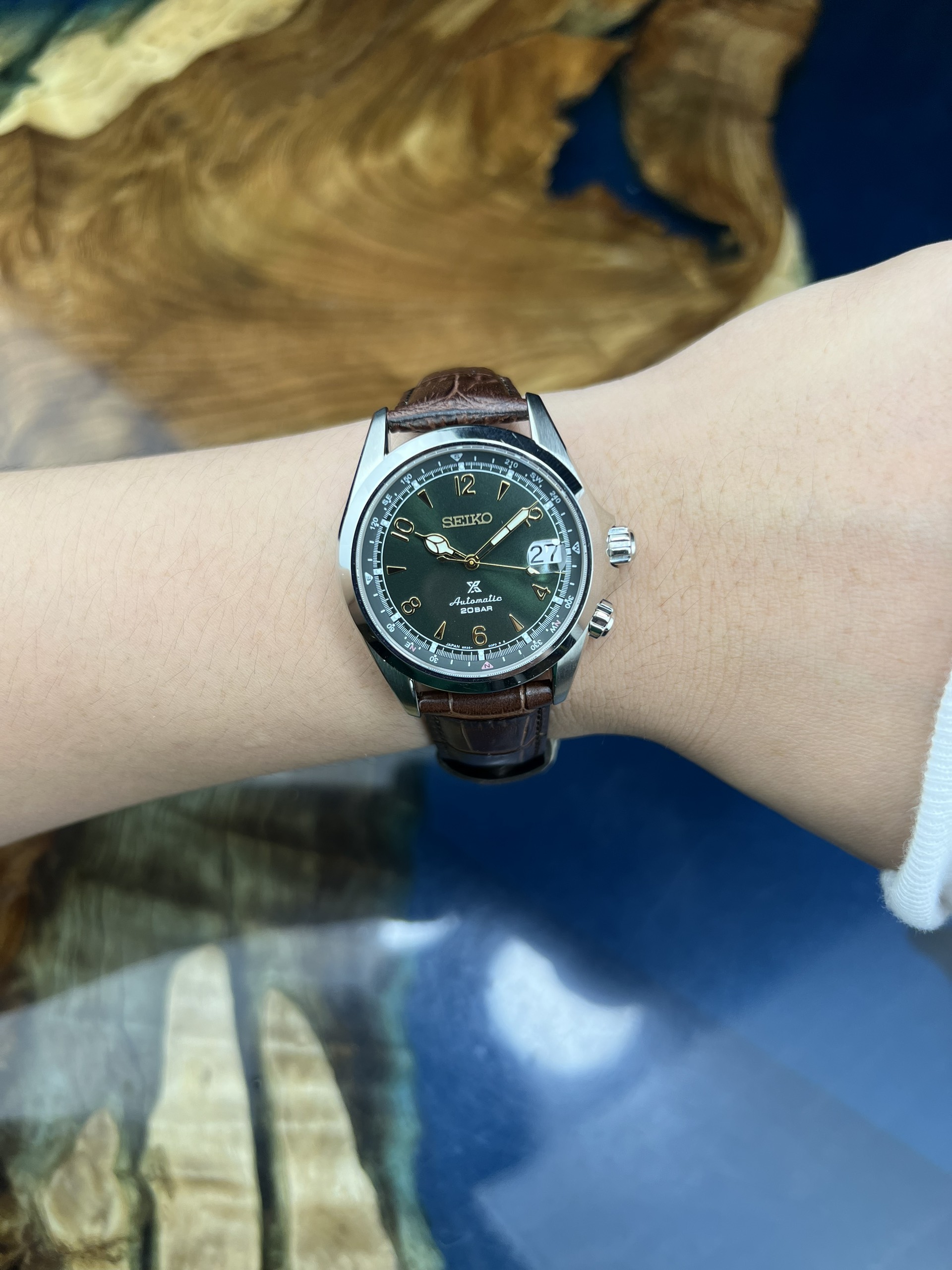 5-c9a438cb-db3c-48b2-98a9-f7f12a6587d3