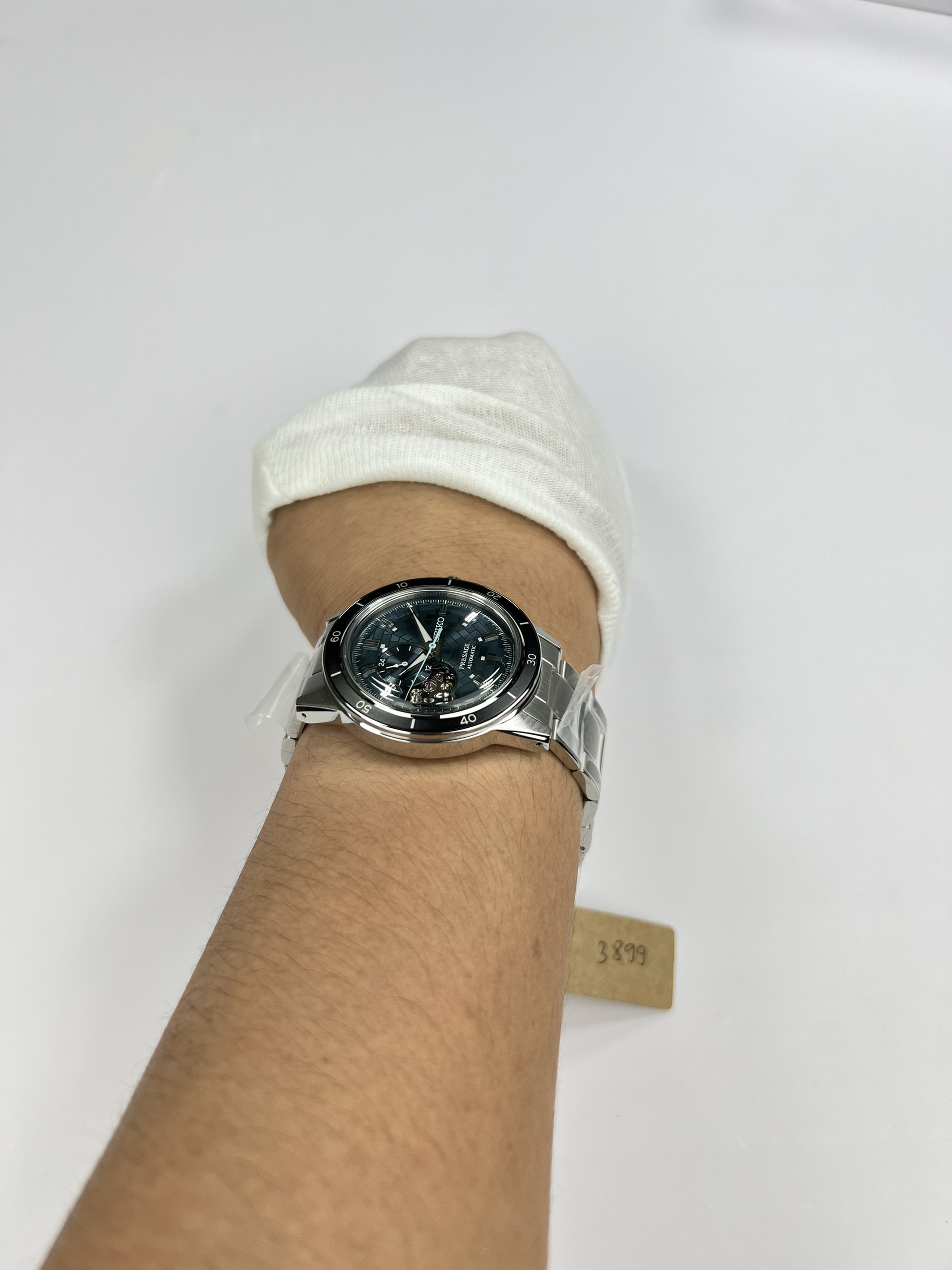 6-7cf33f25-057f-43a5-933a-3c99091ee7ce-112760c5-735e-44b0-aaea-85c58261ce03