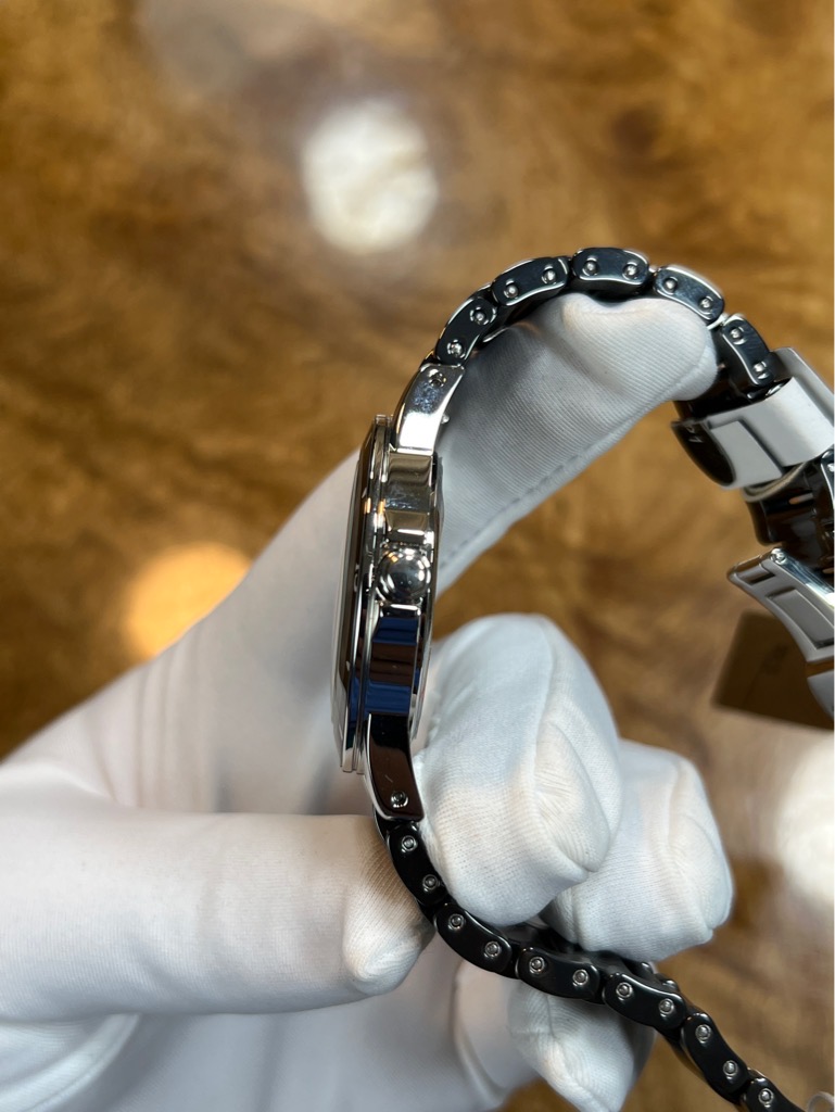 94a10d70-5c81-4e6c-9c51-2702cf18f60b