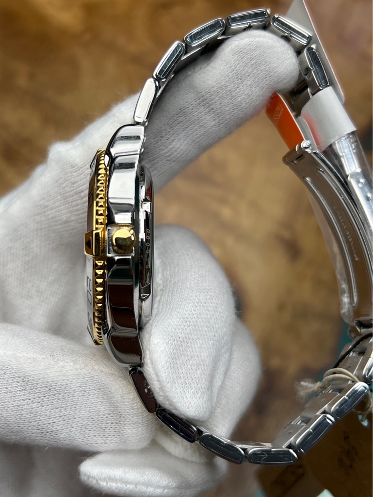 ceacb284-1f9c-4f61-8f71-7108dd6421d8