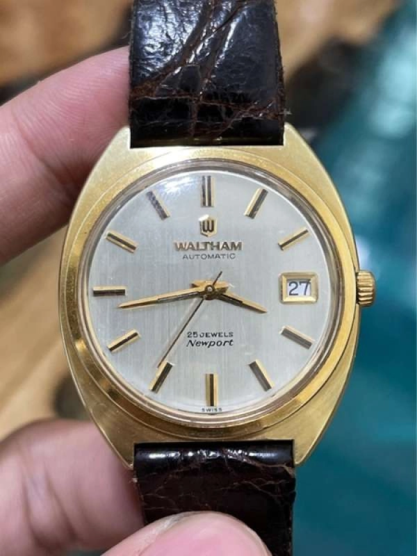 Waltham World Over Automatic 25 Jewels Newport - đời 1970's