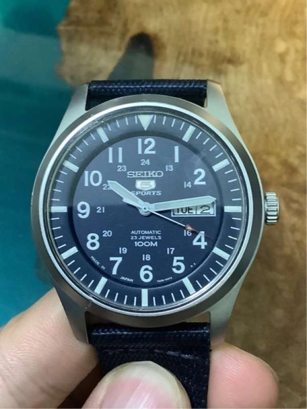 ng h Seiko 5 Qu n i 42mm Made in Japan H i qu n Review