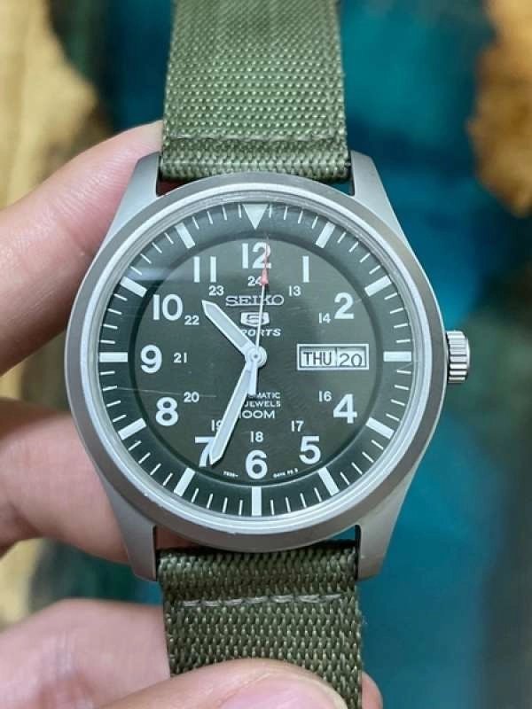 ng h Seiko 5 Qu n i 42mm L c qu n Review ng h nh t