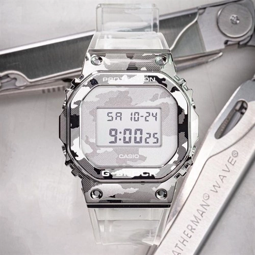 g-shock-gm-5600scm-1dr-nam-3-750x500